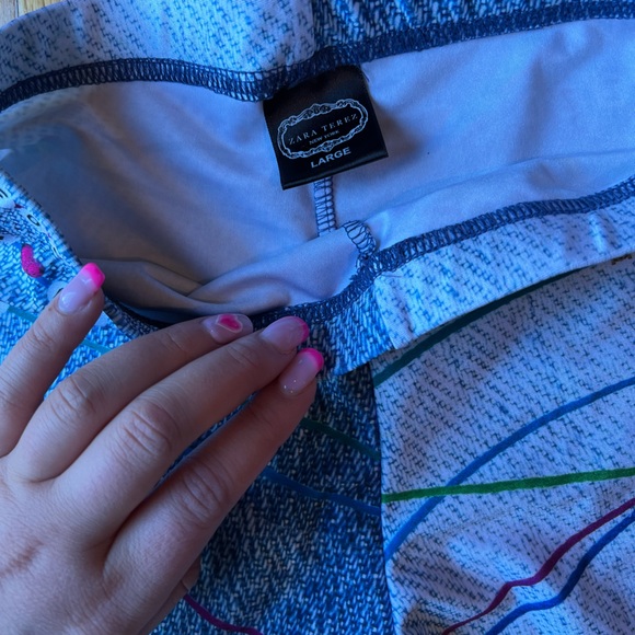 Girl terez leggings! Worn only once. Has friendship bracelets on the pant. - Picture 2 of 2